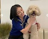 지효, 강아지와도 케미 폭발..깜찍 발랄 매력 '뿜뿜'[M+★SNS]