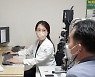 녹내장, 백내장 동시에 앓고 있다면, 어떻게 치료받아야 할까?