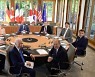 G7, 러 돈줄 더 죈다.."러시아산 원유 가격상한제 도입 합의"