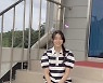 설현, 청순한 여성미! 칼라 롱원피스룩