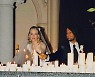 '톰 크루즈와 이혼' 니콜 키드먼, 결혼 16주년 웨딩드레스 사진 공개[해외이슈]