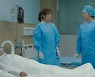 '비밀의 집' 이영은, 父 박충선 산소호흡기 떼려는 강별 발견..따귀 때렸다 [★밤TView]