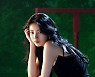 수지, 가녀린 어깨 드러내고..'숮며드는' 매혹 자태