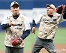 '그냥은 재미없지' 박효준 '반전 댄스 시구'[엑's HD화보]