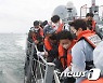 해상 헌화 마친 제2연평해전 유가족