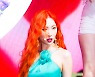 날이 갈수록 짙어지는 선미의 색깔