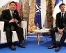 韓-프랑스 정상회담..尹 "전략적 협력 강화" 마크롱 "양국 공조 한층 긴요"
