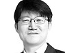 [신성식의 레츠 고 9988] "파킨슨 아내 돌봄은 내 사명이죠" 75세 남편 눈물 닦아주려면..