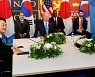 기시다 "북한 핵실험 도발 우려에 한미일 협력 강화 불가결"