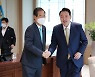한 총리 '檢출신 비서실장' "대통령에 뽑아달라 했다"