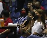 '코비가 하나님과 동격' 농구에 미친 나라, 필리핀 PBA컵을 가다 [마닐라통신]