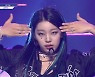 '쇼챔' 라필루스, 완성형 신인의 카리스마 퍼포먼스 'HIT YA!'