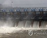 강원 영서 북부 많은 비..춘천댐 올들어 첫 수문 개방