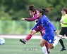 [포토] 충주예성여고 박민지 '강력한 슈팅으로 골'