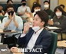 '성접대 의혹' 김성진 조사.."이준석, 박근혜 만나게 해준다 해"