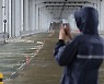 폭우로 한강 수위 상승.. 서울 올림픽대로 여의하류 IC 통제