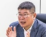 [고견을 듣는다] "尹대통령, 넘치는 자신감이 강점이자 적.. 표정·눈빛 겸손해야"