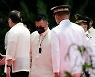 마르코스, 필리핀 대통령 취임..독재자 일가 36년 만에 '재등장'