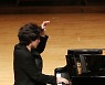 임윤찬의 '신들린 연주'