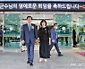 박수받고 떠난 홍성열 증평군수, 12년 만에 '마지막 퇴근'