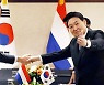 "EU는 中 대안시장".. 尹, 신냉전 질서 발맞춰 '세일즈 외교' [나토 정상회의]
