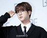 방탄소년단 진, 스타랭킹 男아이돌 2위..역시 슈퍼스타