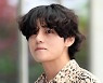 방탄소년단 뷔, 스타랭킹 男아이돌 3위..최상위권 'BTS 세상'