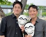 유지태X박해수, 교수와 베를린의 친분..훈훈한 투샷 [리포트:컷]
