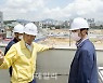[포토] 취임식 대신 재개발 현장 찾은 이승로 성북구청장