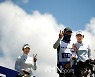 강지원-유지나 '푸른 하늘 배경삼아'[포토]