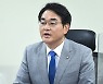 [사설] '정치 훌리건' 악성 팬덤에 휘둘리지 말자는 野 의원의 반성