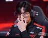 4연승 끊긴 두 팀 간 맞대결, T1이 웃었다