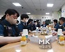 [포토] 지구대 경찰관들과 간담회하는 이상민 행안부장관