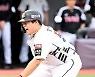 '긴급 이송' 강백호, 햄스트링 손상 의심..전문의 검진 예정 [오!쎈 수원]
