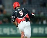 KIA 슈퍼루키 고난의 145타석.. 첫 대포와 함께 대반격 가능성 쐈다