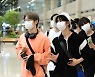 [T포토] 우빈-원진 '일본 잘 다녀왔어요~'