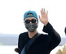 [T포토] 쟈니 '시원시원한 인사'