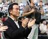 박수치는 임태희 경기도교육감