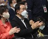 박수치는 임태희 경기도교육감
