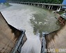 북한강 수계댐 5곳 일제히 수문열고 '수위조절'