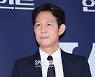 '헌트' 측 "이정재 감독, 9일 '뉴스룸' 출연 취소..집중호우 우선보도"