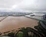 [사설] 수도권 기록적 폭우.. 기후변화 재난 대책 마련해야