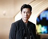 정우성 "이정재 감독, 현장에서 짠하기도 하고 놀랍기도 했다"