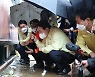 "폭우에 전화로만 지시하냐"고 꼬집은 야권에 발끈한 대통령실 "재난을 정쟁으로 삼는다"