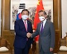 박진 "北 도발 못하도록 中 역할해야" 왕이 "공급망 수호.. 내정 간섭 말아야"