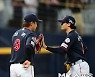 '신용수-정훈 홈런' 롯데, 키움 3연패 수렁으로 밀었다 [MK고척]