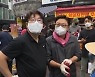 與 수해복구 현장서 "비 좀 왔으면 좋겠다" 발언 논란