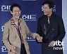 [피플] 신비주의 깬 '헌트' 이정재·정우성, 반가운 '홍보 요정'