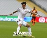 데일리 메일 "울버햄튼, 황의조와 197cm의 아조르크 두고 논의 중"