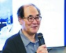 "뛰어난 후배 감독, 진솔하게 영화 찍었으면.."